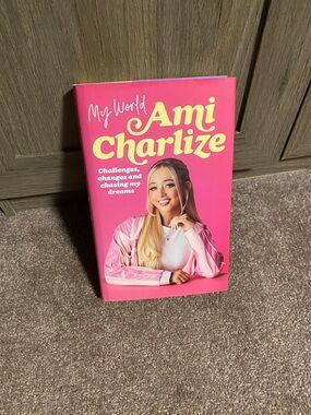 Influencer , Youtuber Ami Charlize book